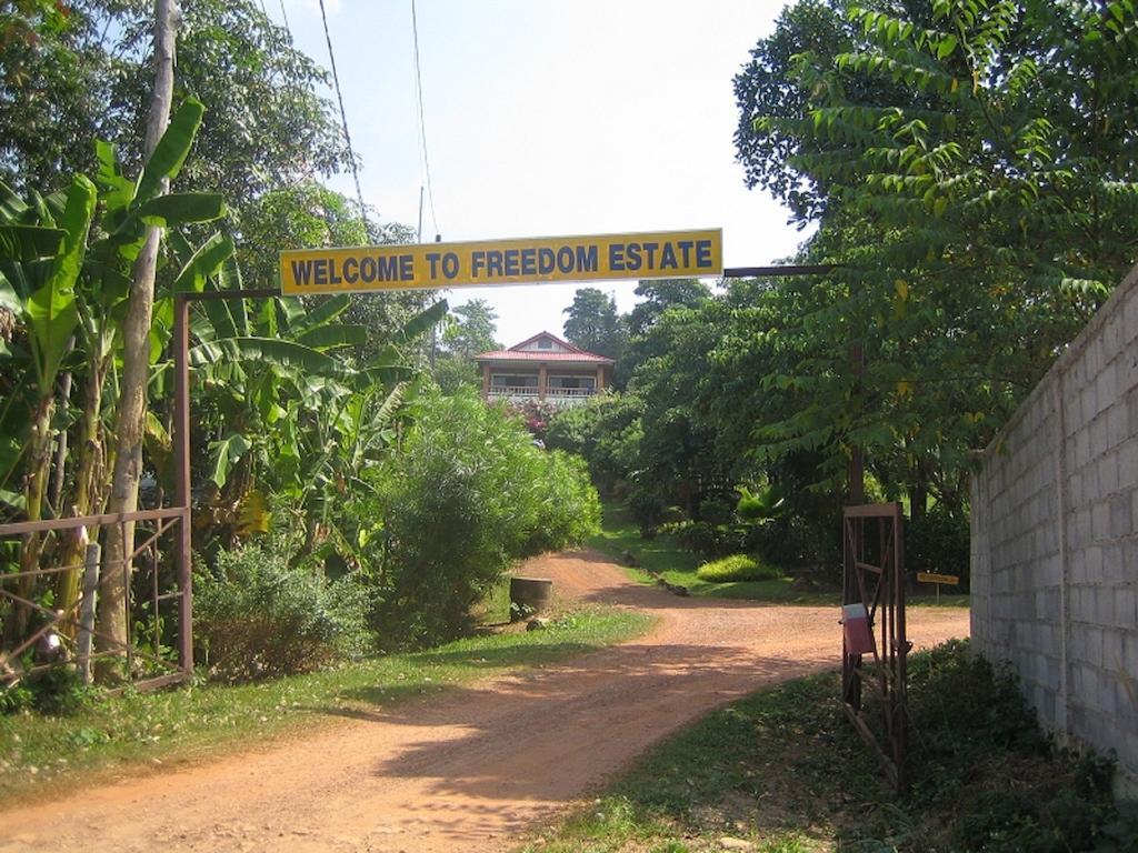 Freedom Estate Sea View Apartments Koh Lanta Bagian luar foto