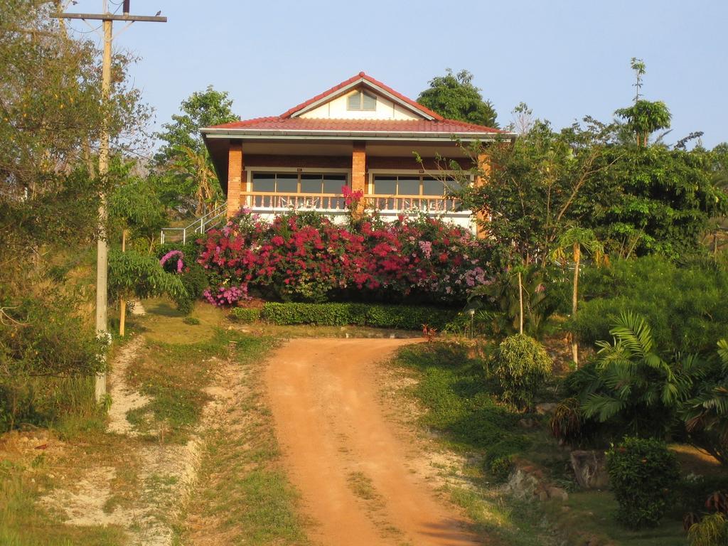 Freedom Estate Sea View Apartments Koh Lanta Bagian luar foto